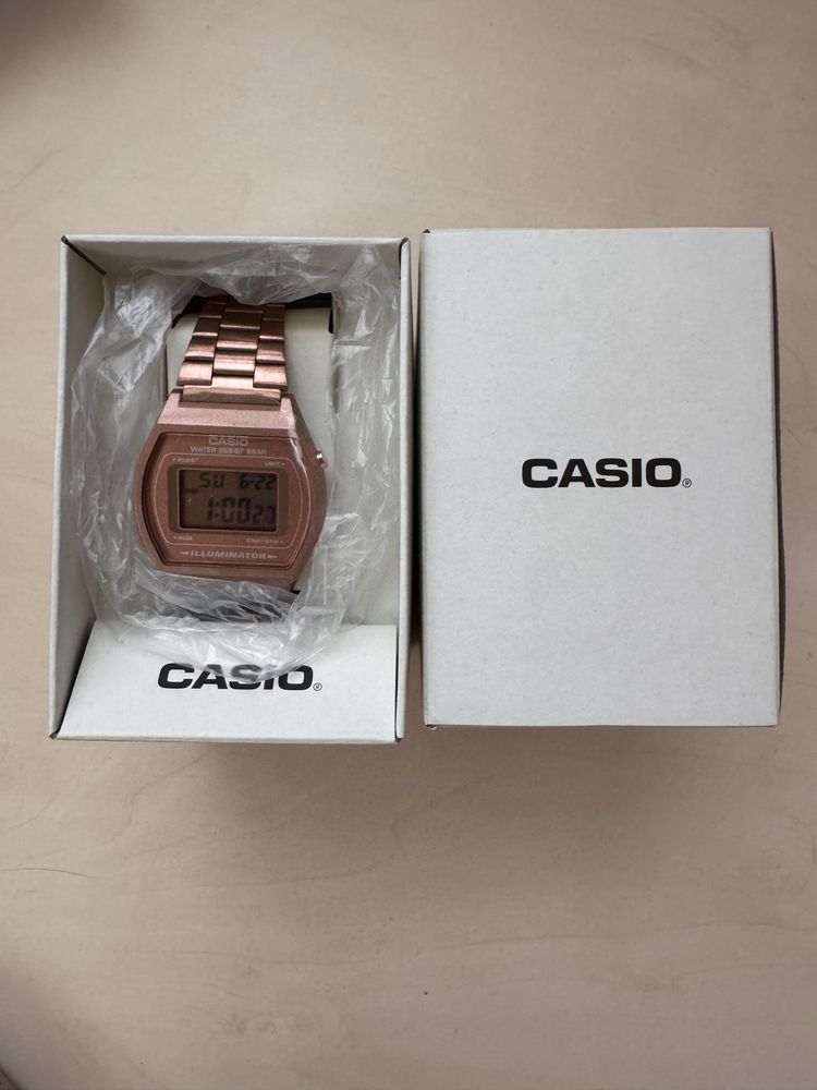 !НОВО!Часовник розово злато:Casio (Дамски)