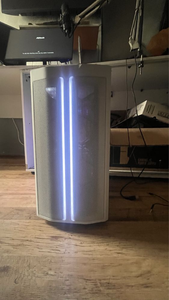 4060ti , Ryzen 9 5900x , 2TB SSD , 32RAM