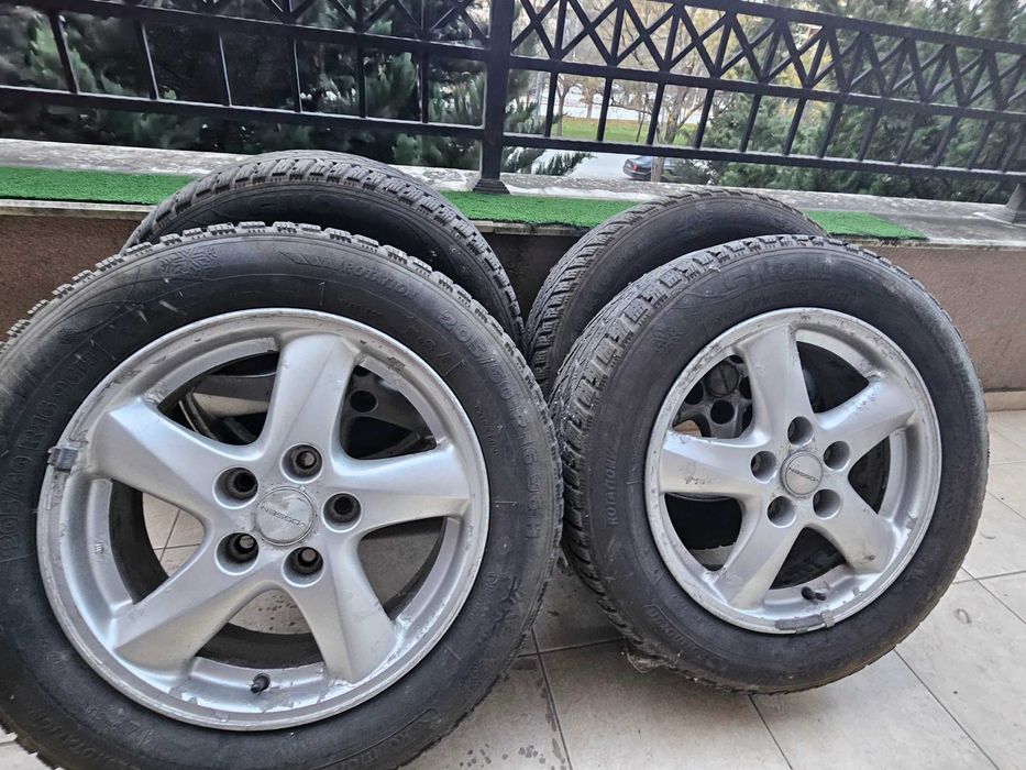 Зимни гуми с джанти 205\60 R16,  комплект 4бр.