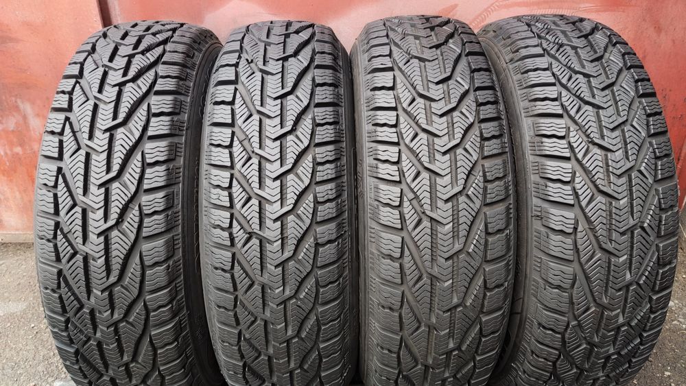 4бр. зимни гуми 185/65/15 Riken Snow Winter 
dot2222
8.2mm
Перфектно с