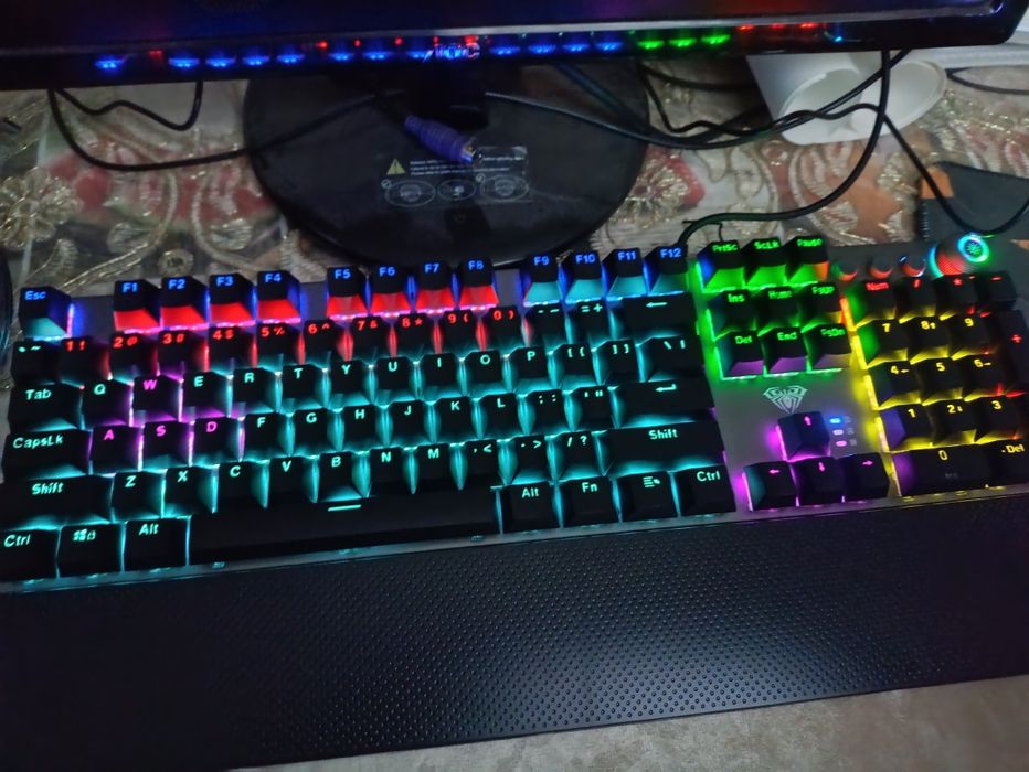 Aula F2083 klavyaturasi