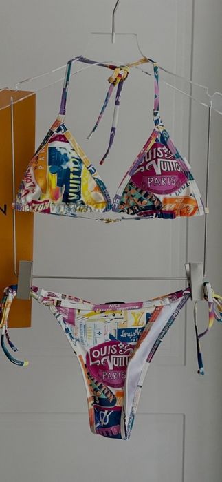 Costum de baie Louis Vuitton model 2026