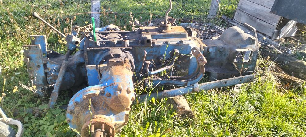 Vând diferențial tractor fiat 615 cu monobloc