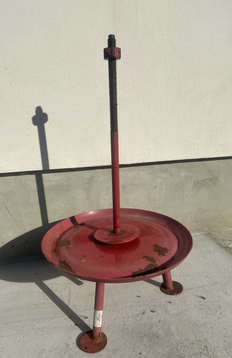 Teasc si zdrobitor manual pentru struguri