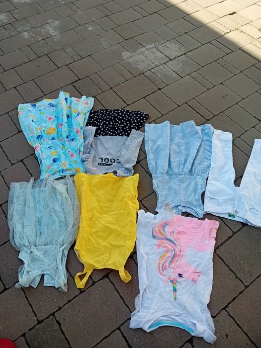 Vând haine pentru copii 6-7 ani , acvariu de pești și tot felul de ele