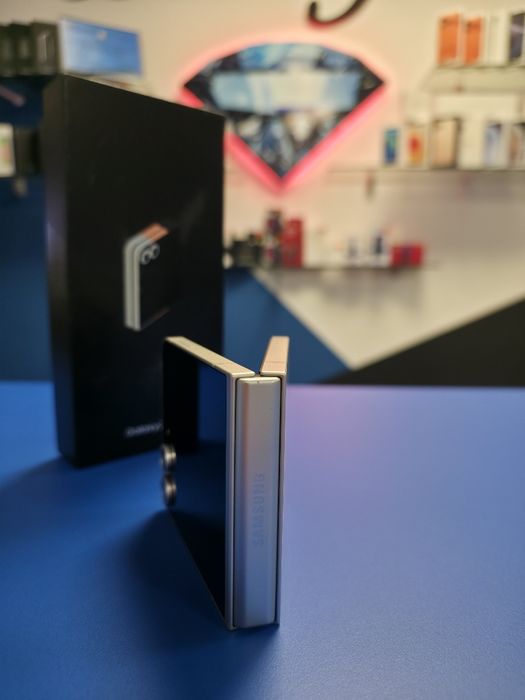 Samsung Z Flip 6 / Peach / 512 GB / DeluxGSM
