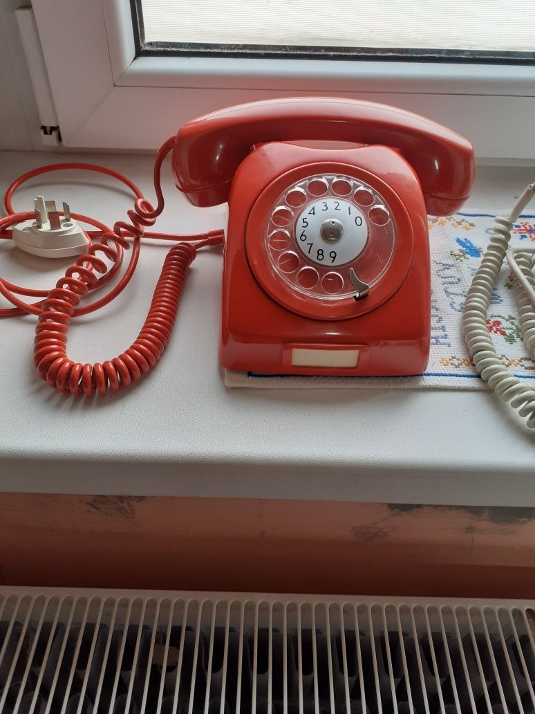 Telefoane vechi de colecție.