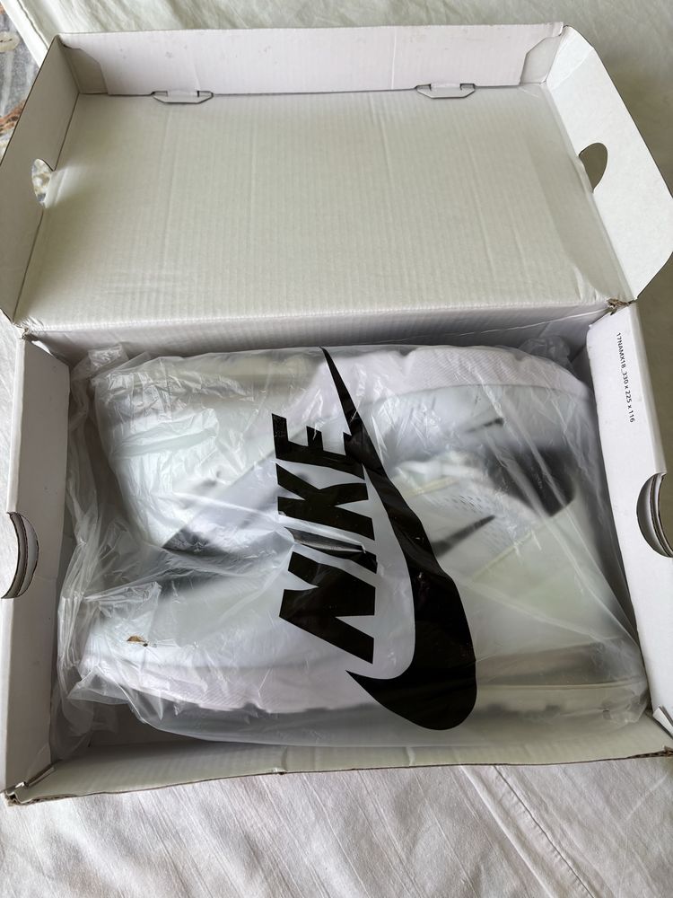 Nike Air Max 270 White