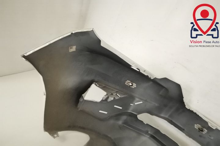 Предна броня Оригинална С Датчици И Чистачки В Добро Състояние Тойота