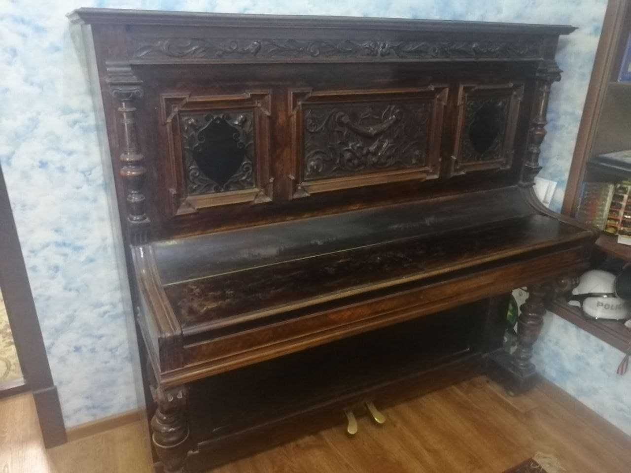 Продается антикварное Пианино