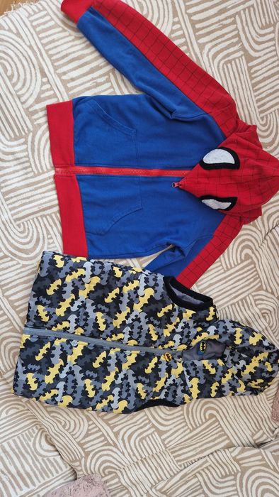 Грейка Батман, горнище Спайдърмен. 5-6 години