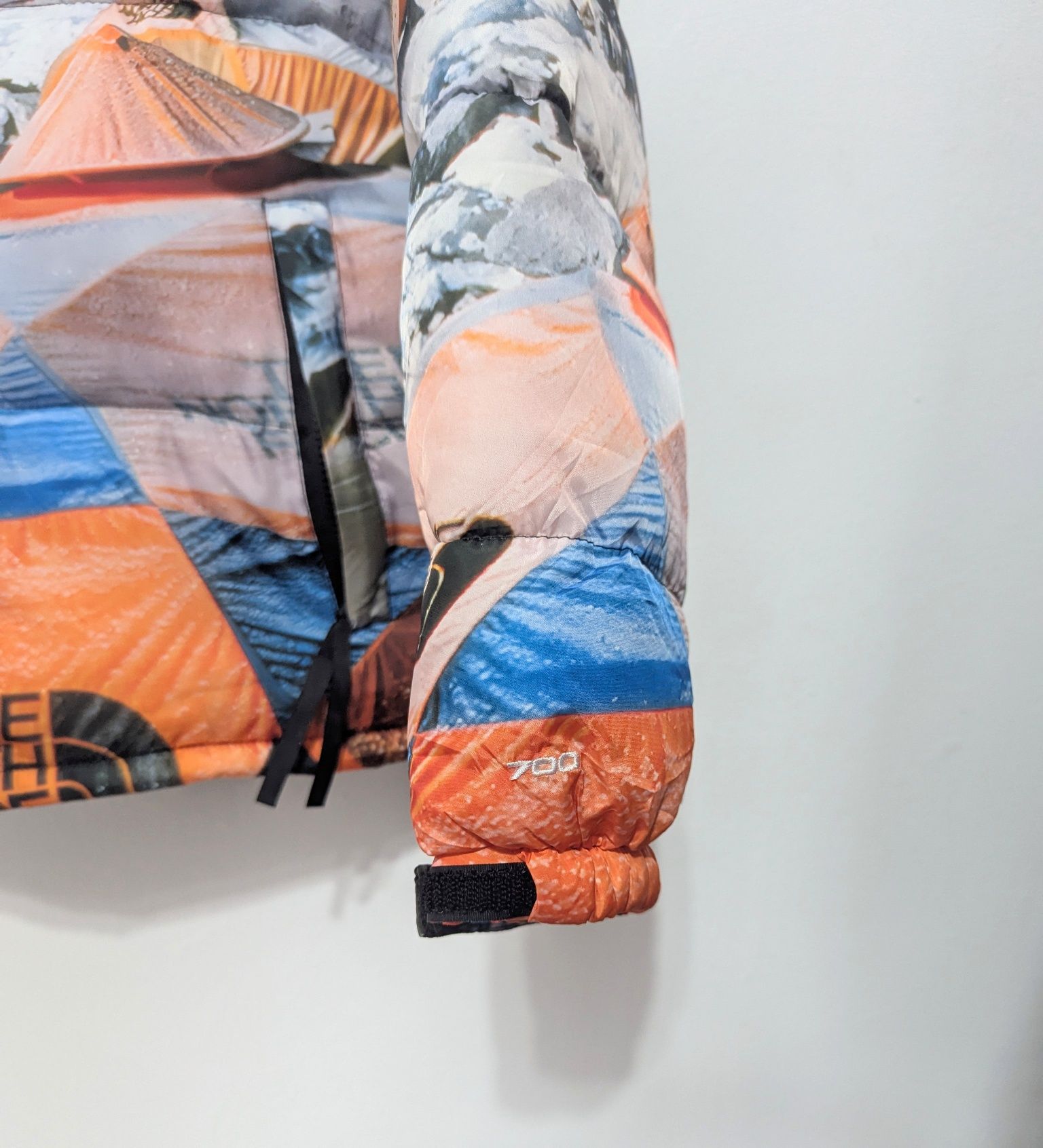 Geaca The North Face 700 cort puffer