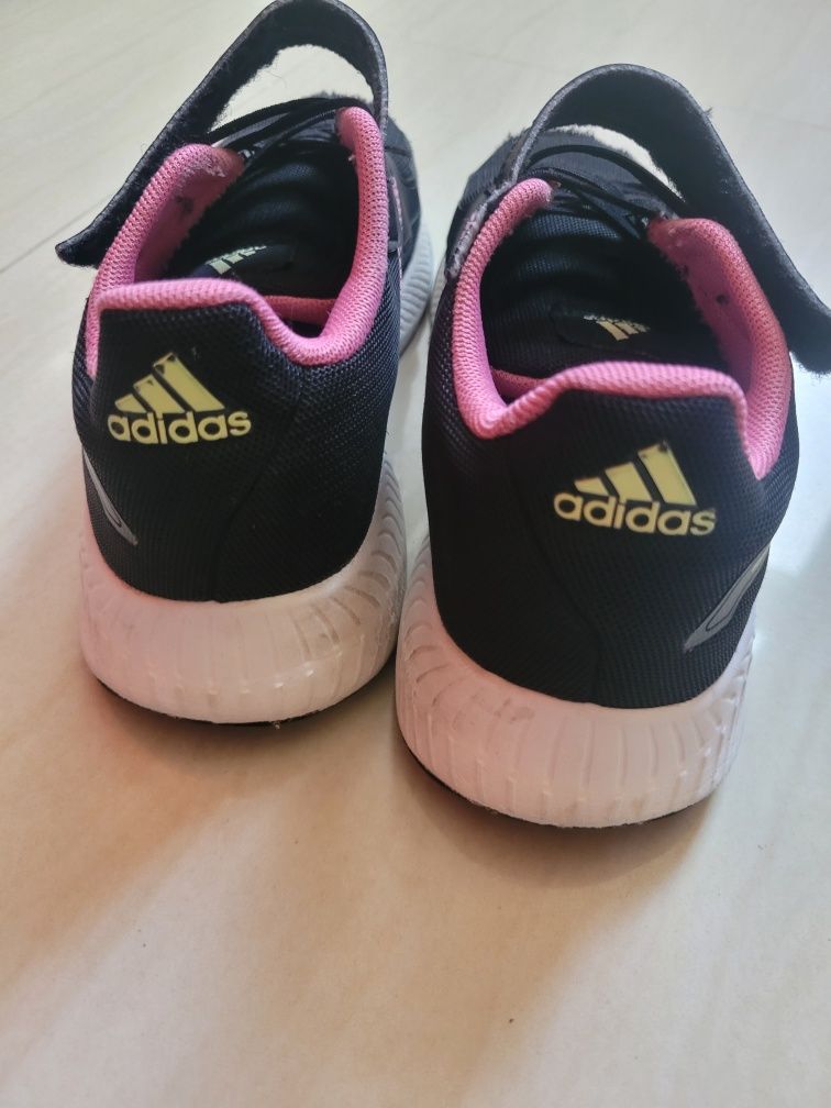 Лот маратонки Adidas и Puma 32н