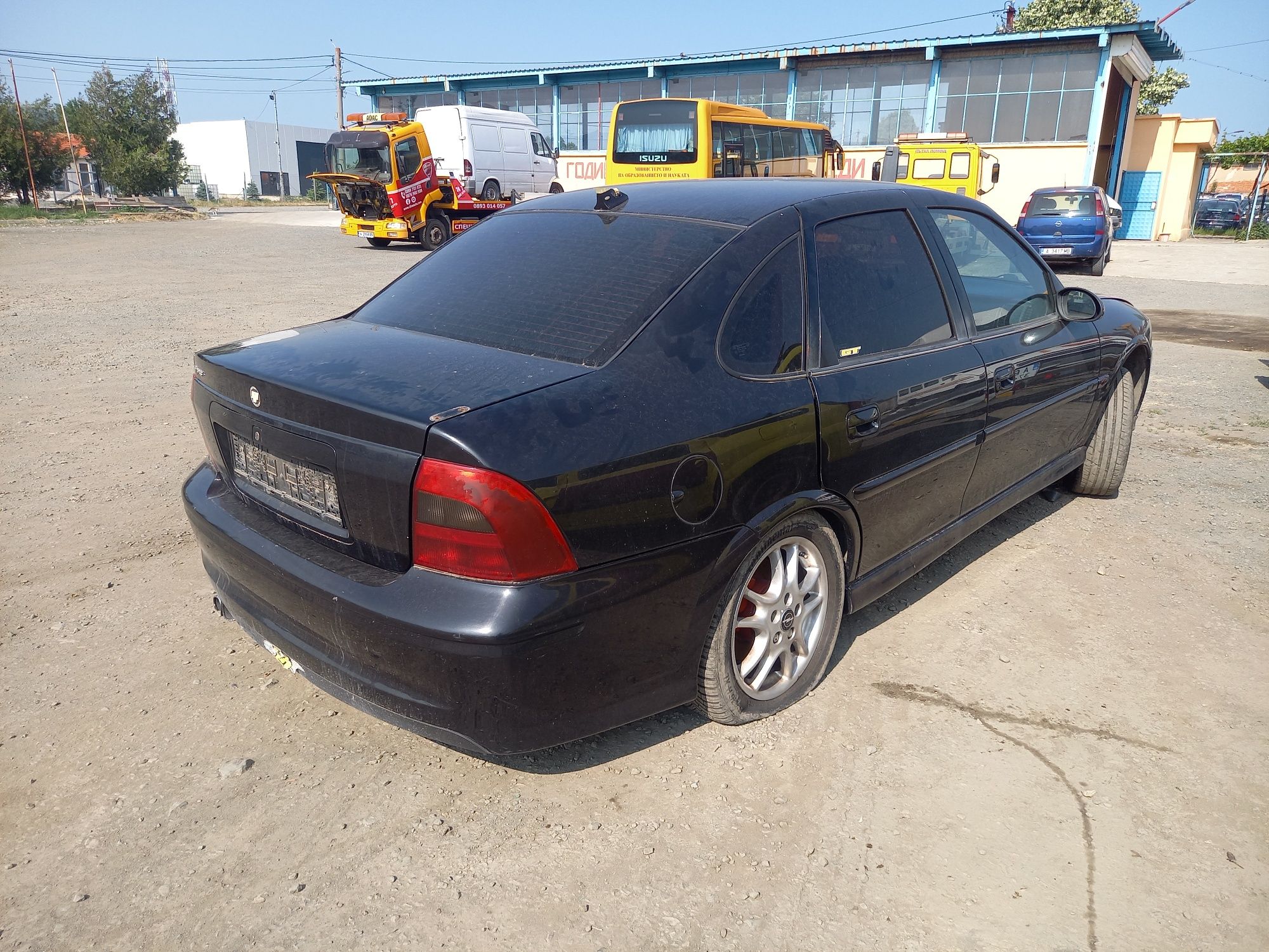 Опел Вектра 2.2 i 16V на части !