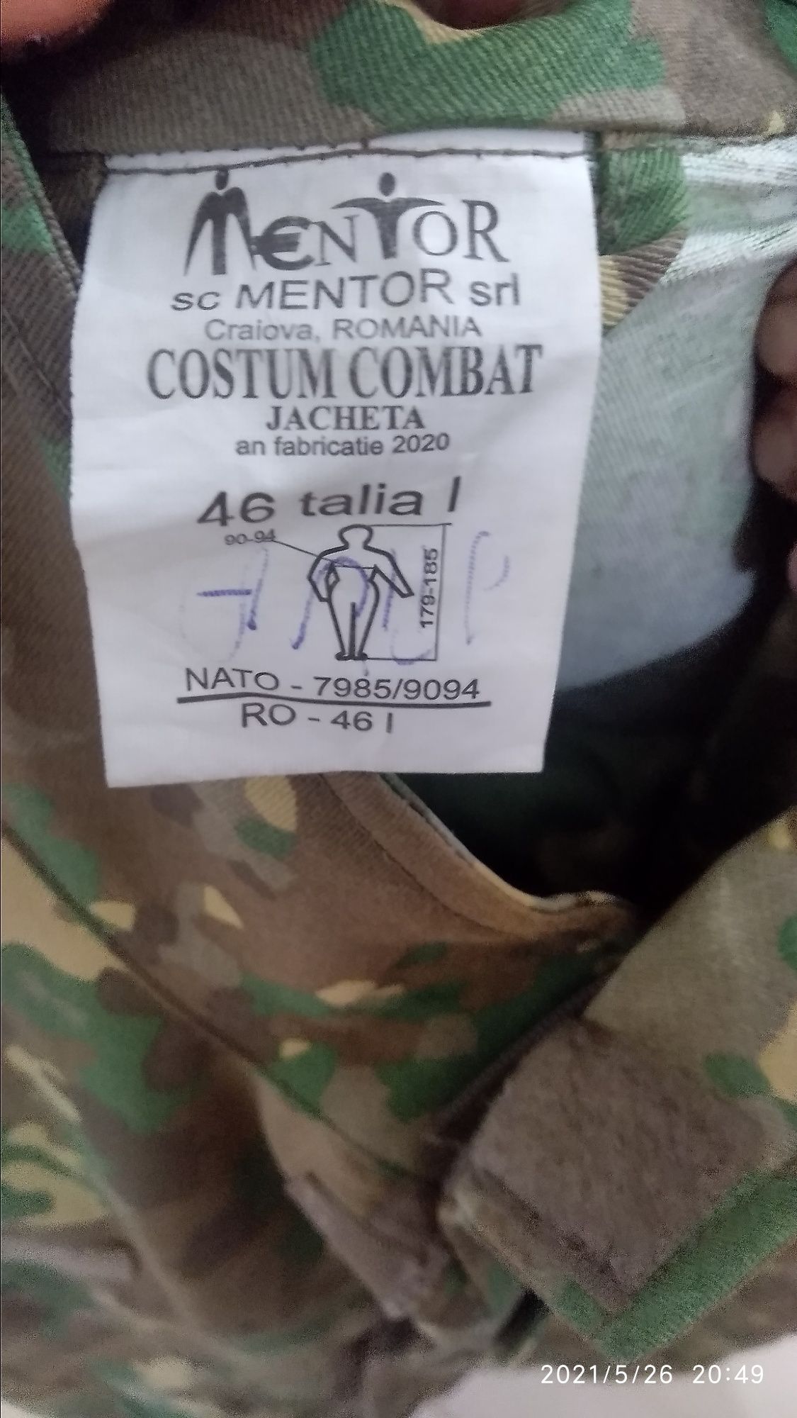 Costum combat aproape nou.