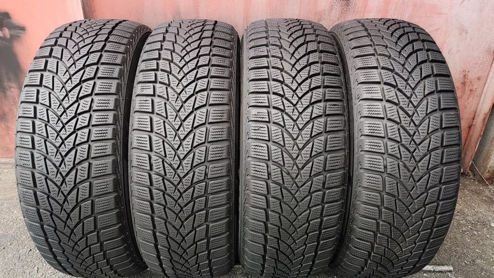 4бр. зимни гуми 195/55/16 Dayfon
dot23
7.3mm
Добро състояние