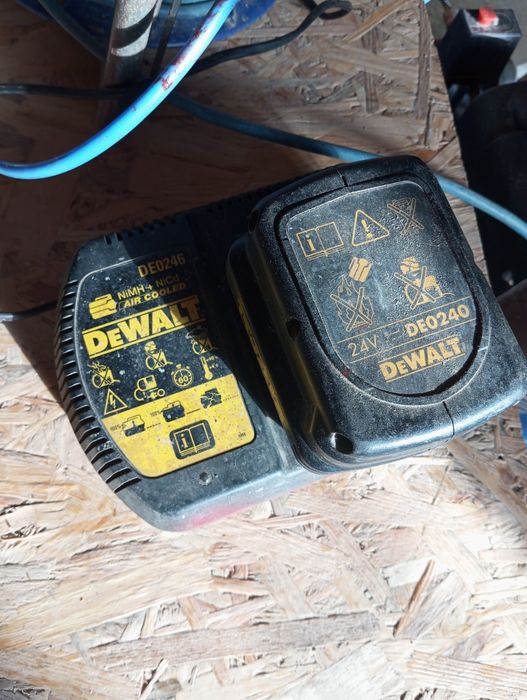Vând circular + rotopercutor cu acumulator dewalt 24v