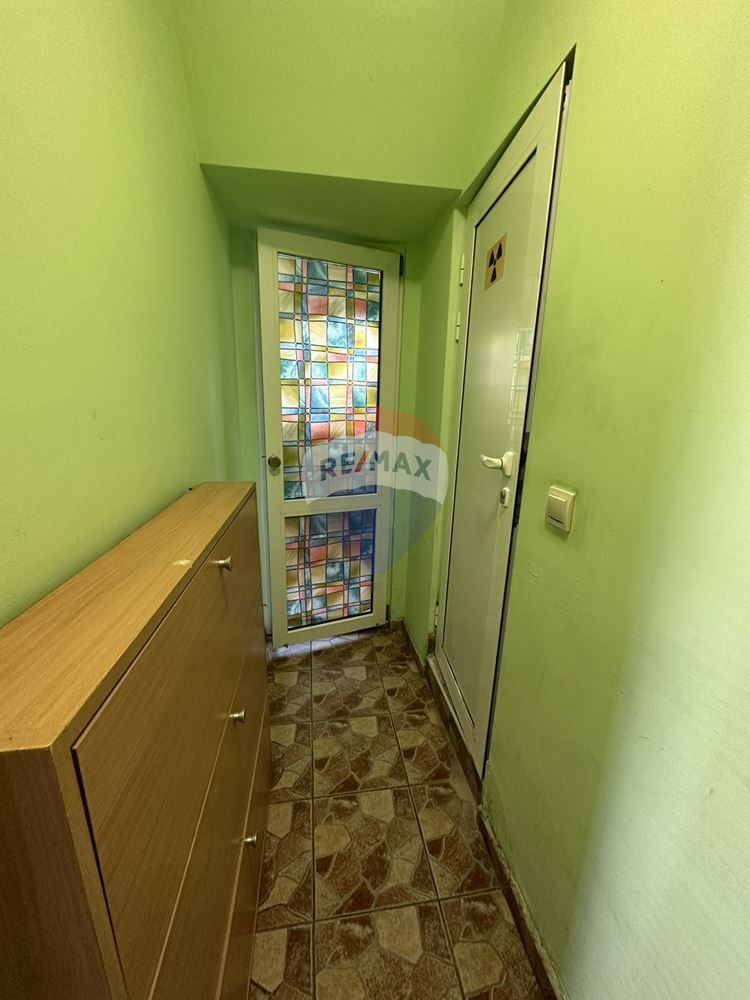 Тристаен апартамент, жк. Левски, гр. Варна В.В 3745