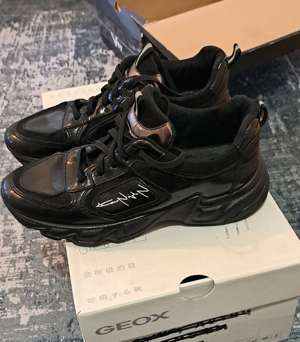 Маратонки лак, много леки и удобни