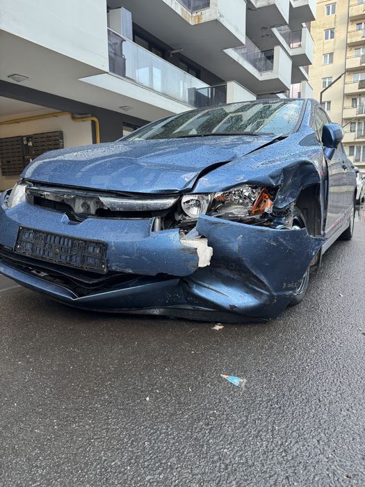 Honda civic 1.8 automat avariat