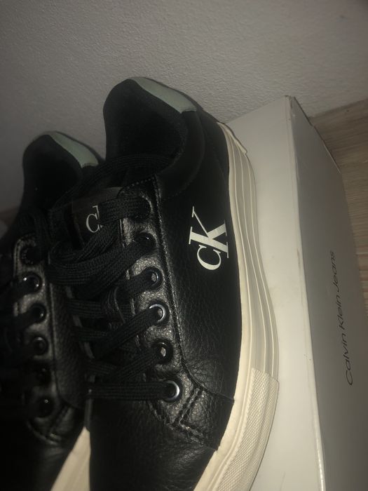 Adidasi noi duar pe vinted se vând!