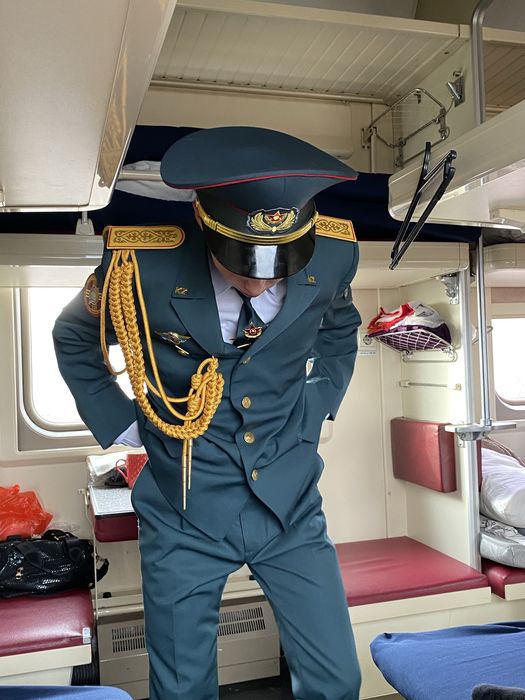 Продам парадную форму размер 164.44 для 170 тоже подойдёт