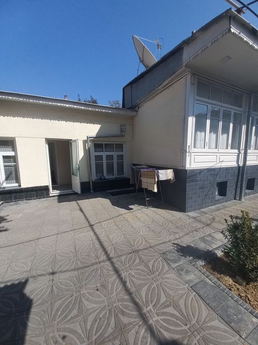 Mevazor yo'l yuzida 1-liniya 3.7-sotok Fasadi:13.5-metr Hovli sotiladi