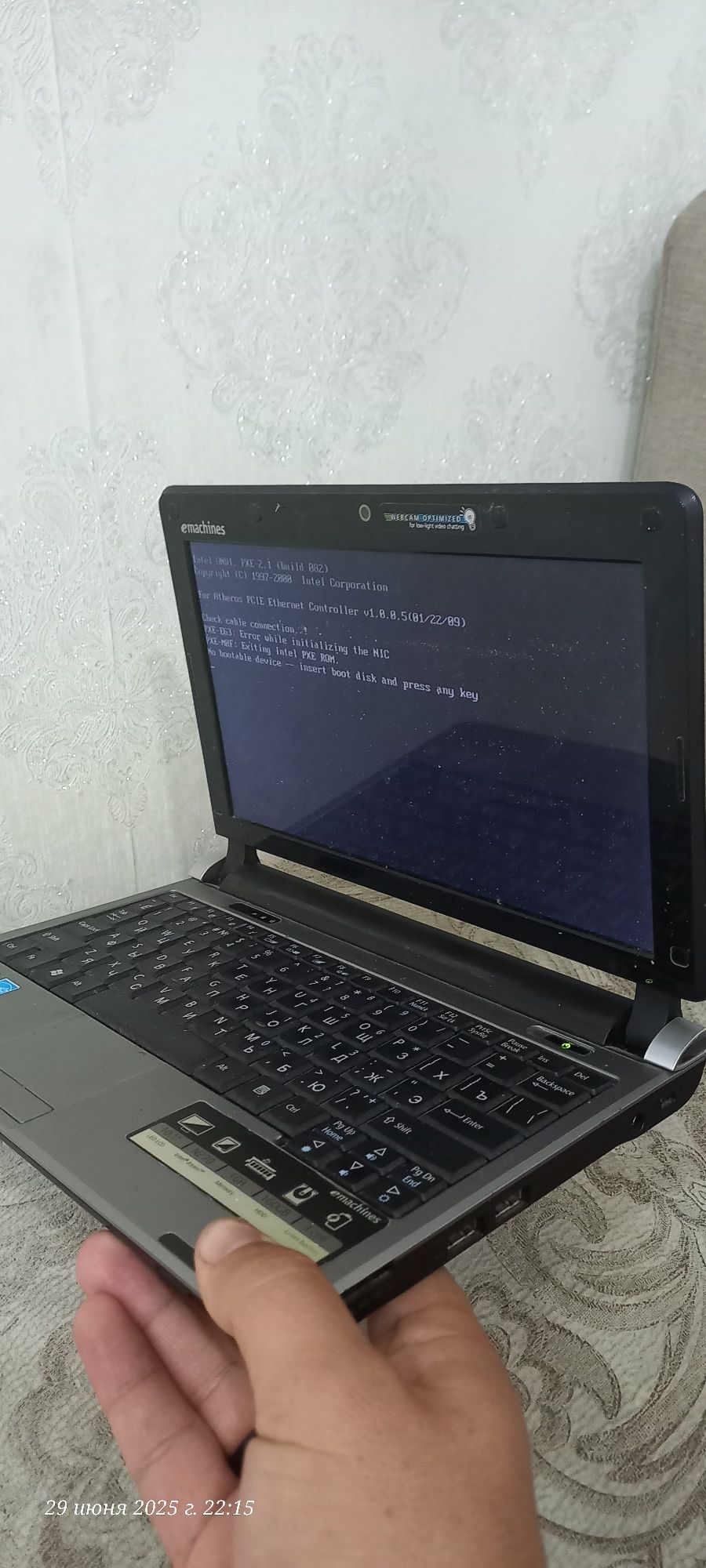 Продам нетбук emachines m250