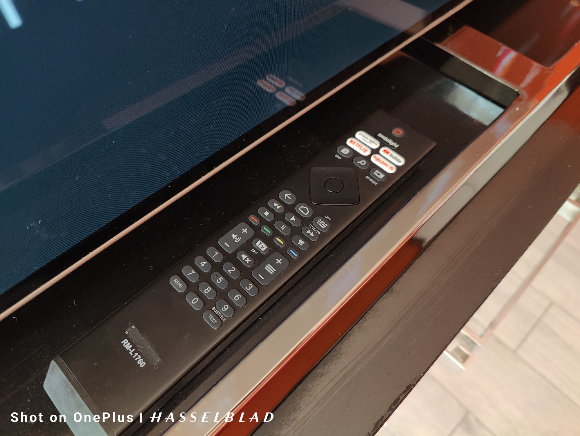 OLED Android TV 4K Philips 65 инча тристранен  Ambilight Dolby Vision