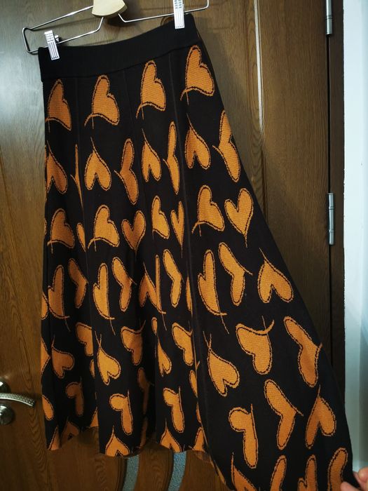 Set alcătuit din camasa calitativa si fusta deosebita