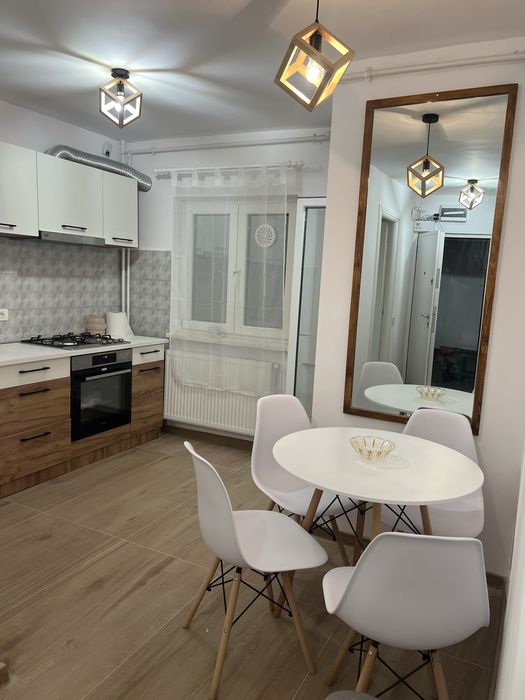 Proprietar inchiriez garsoniera proaspat renovata de 40 mp la Sun Plaz