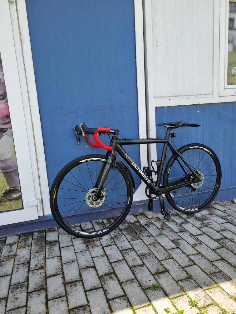 Bicicleta Gravel cursiera New Ultimate carbon