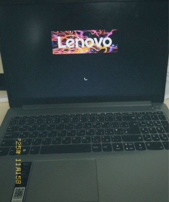 Ноутбук Lenovo модель 82V7