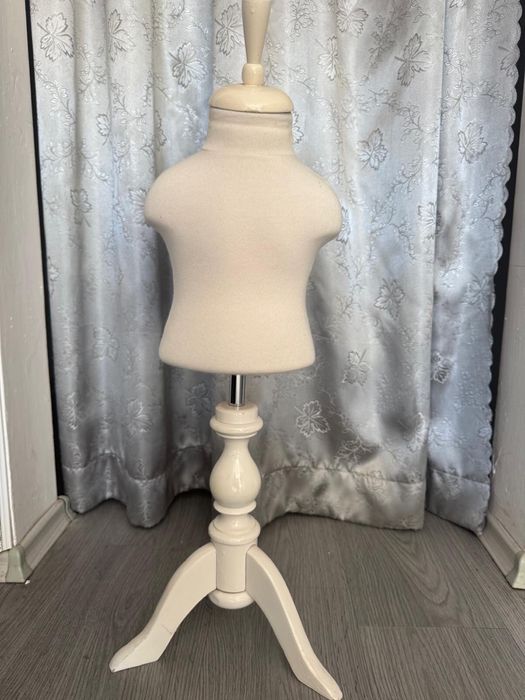 Оборудване за магазин за дрехи