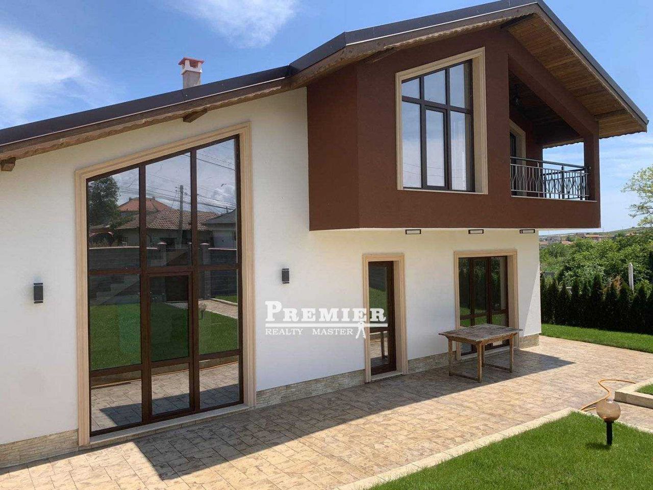 Продава се Къща в к.к. Слънчев бряг - 170 кв.м за 1636 €/кв.м - Снимка #3