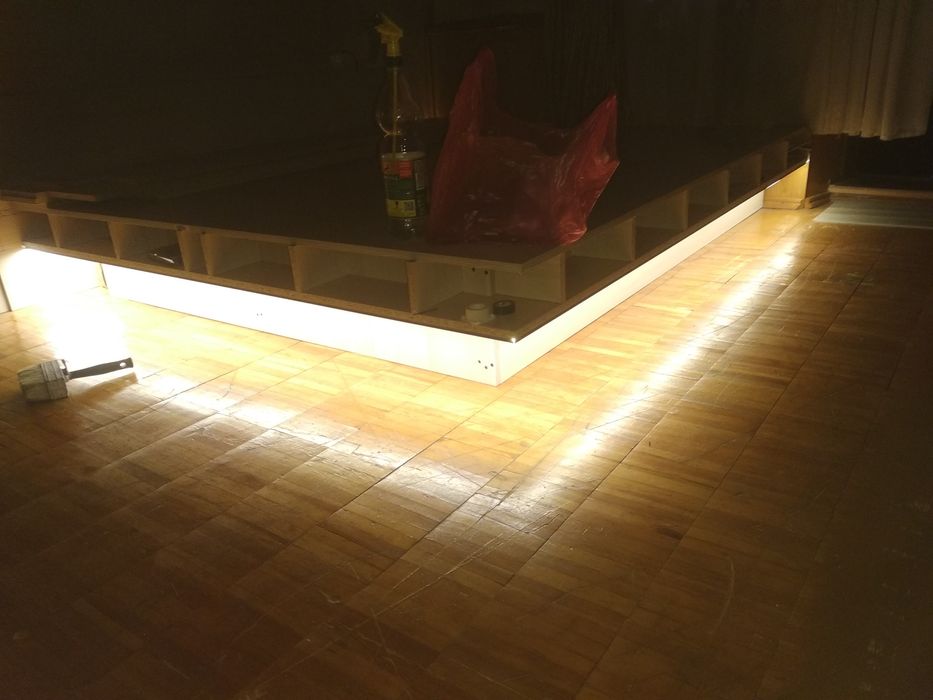 Кровать большого размера