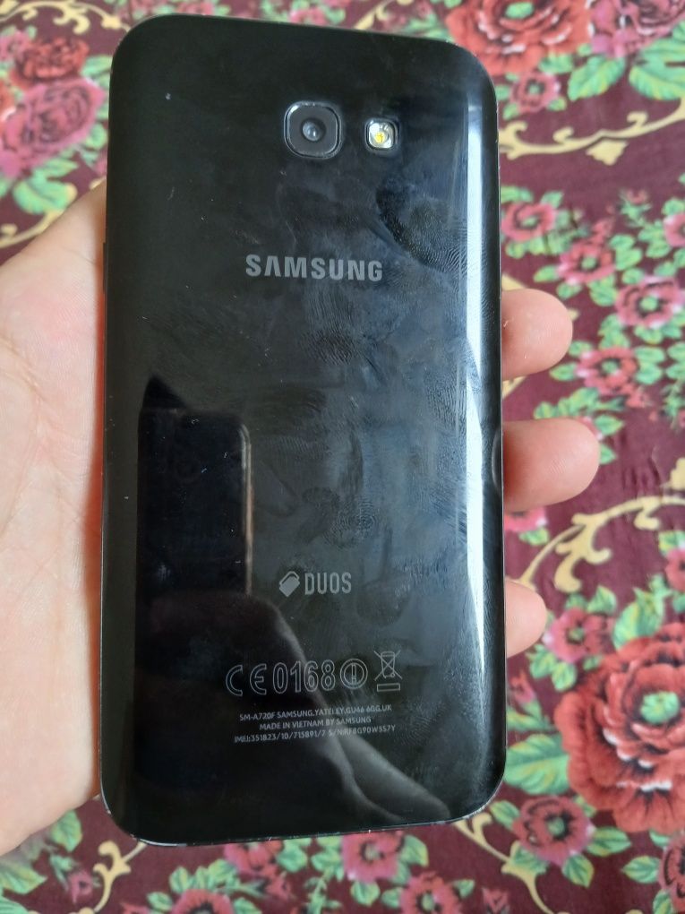 Samsung a7 (2017) sotiladi