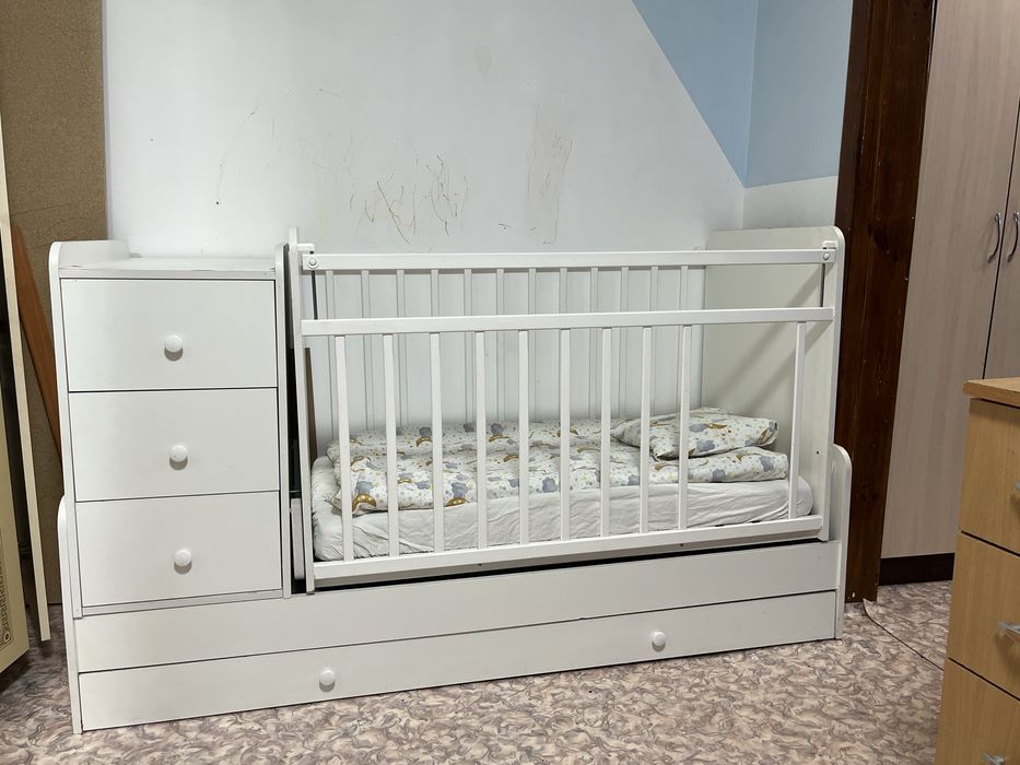 Продам детскую кровать маятник, трансформер.  От 0 до 12 лет.