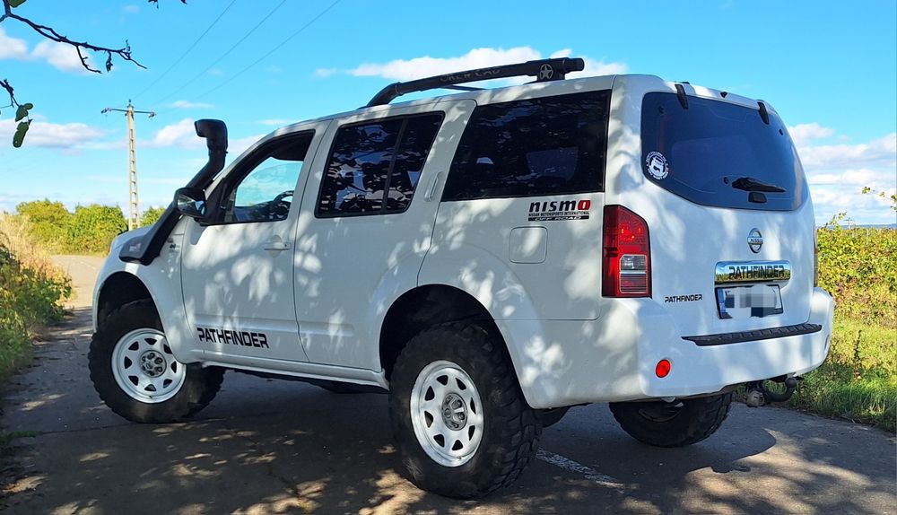 Nissan pathfinder (ca un patrol:) off road 4x4