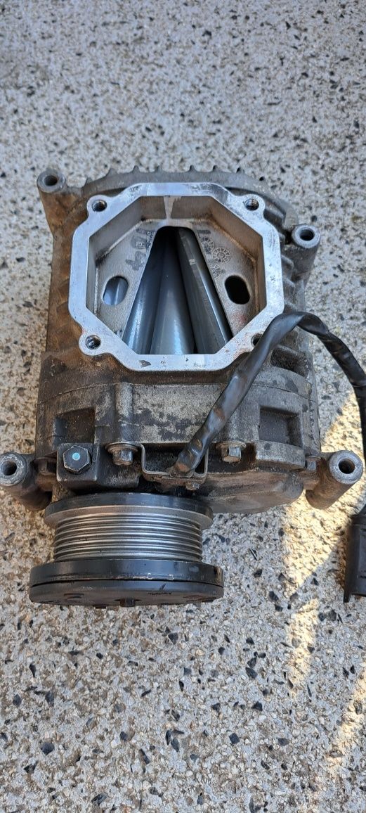Компресор-eaton m62
