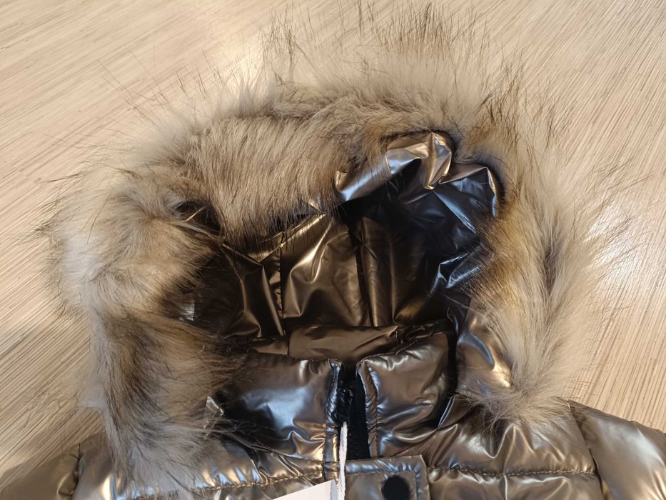 Детско яке за момиче с пухкава яка