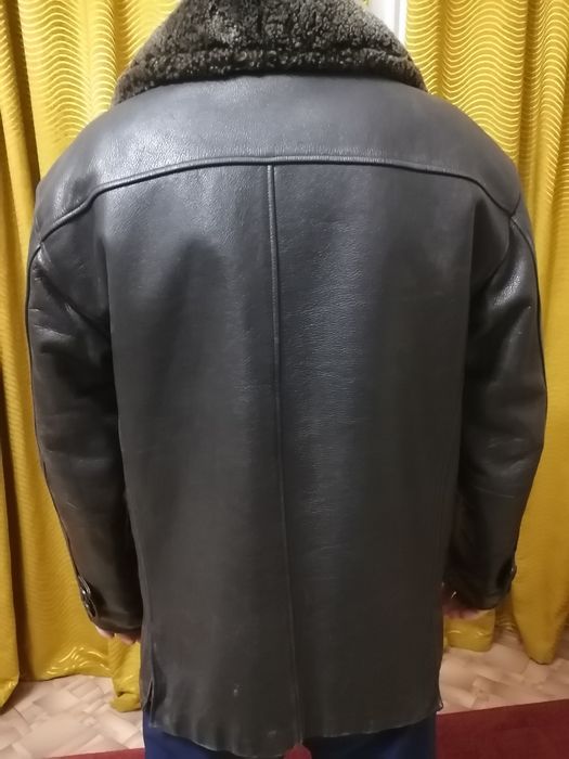 Кожаная куртка от магазина Оазис мкр 2001г