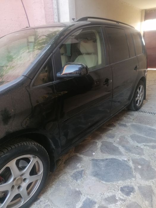 Vând vw touran 2.0 tdi