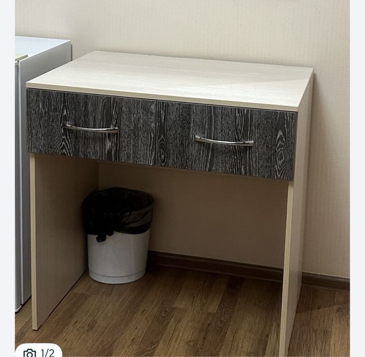 Письменный стол в отличном состоянии