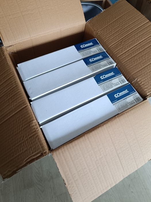 Плосък ъглов щепсел Commel