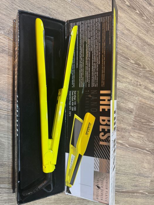 Placă de îndreptat părul