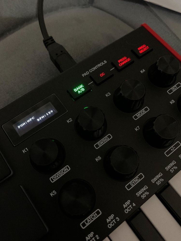 MIDI-клавиатура AKAI MPK Mini MKIII Black-Red