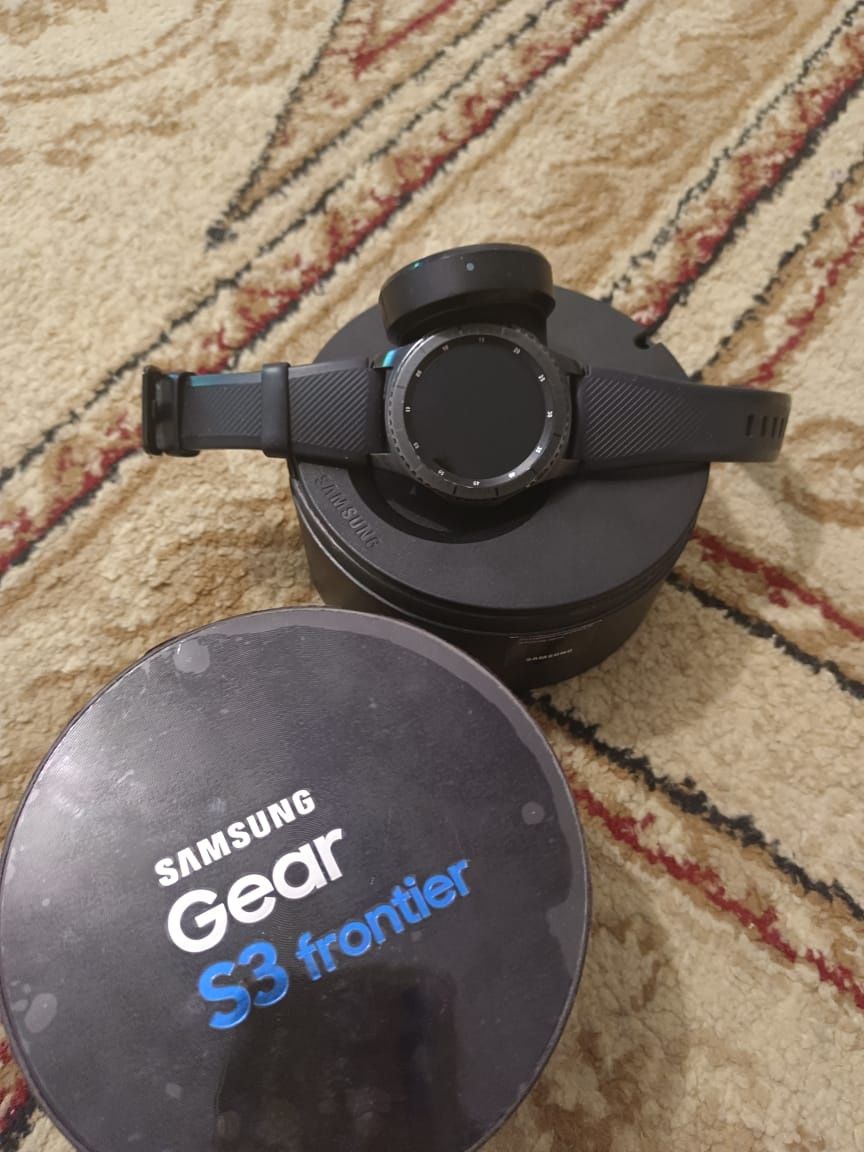 Продаю часы Самсунг Gear S3 Frontier