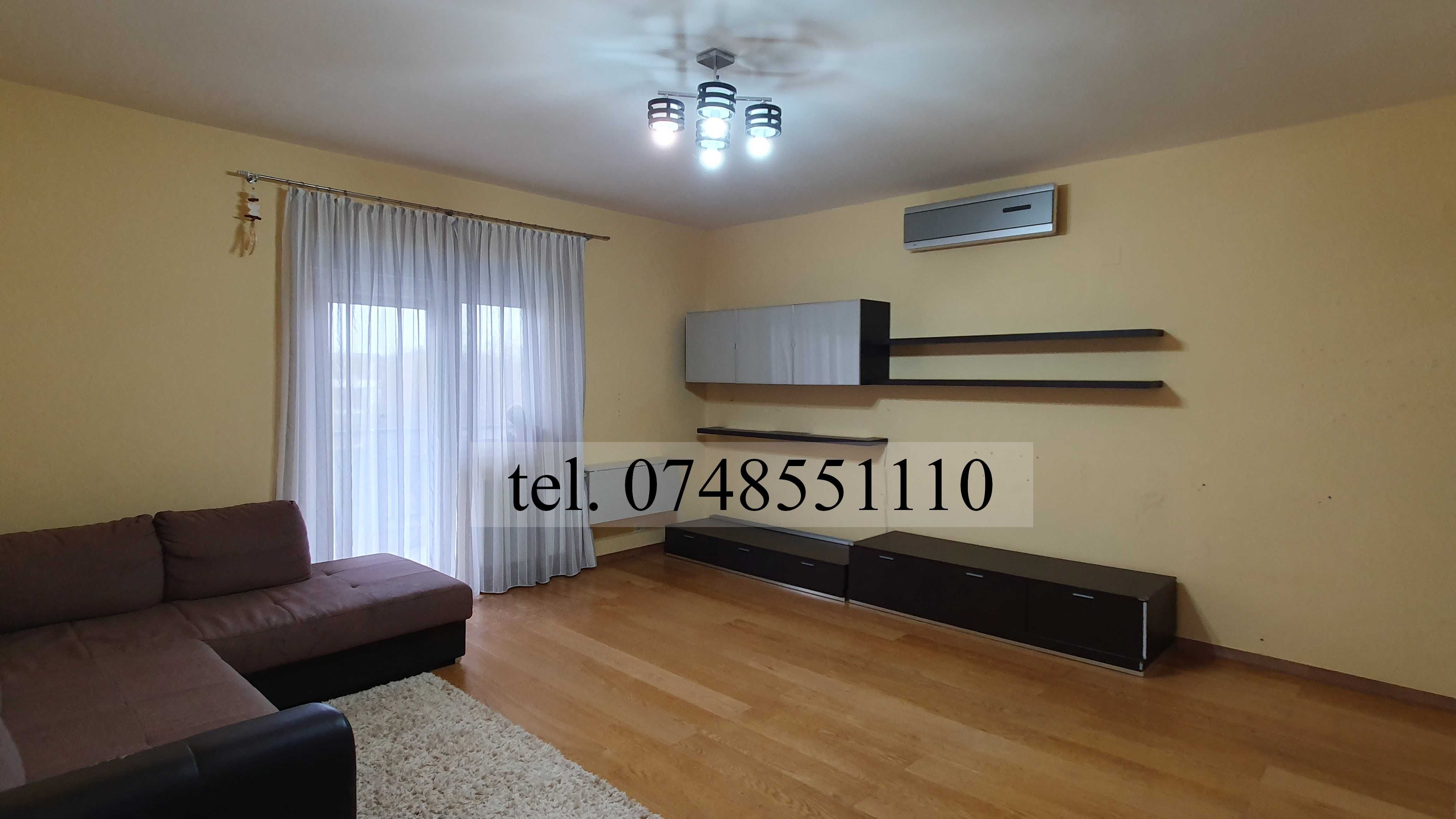 Vand apartament spatios 3 camere Aradului