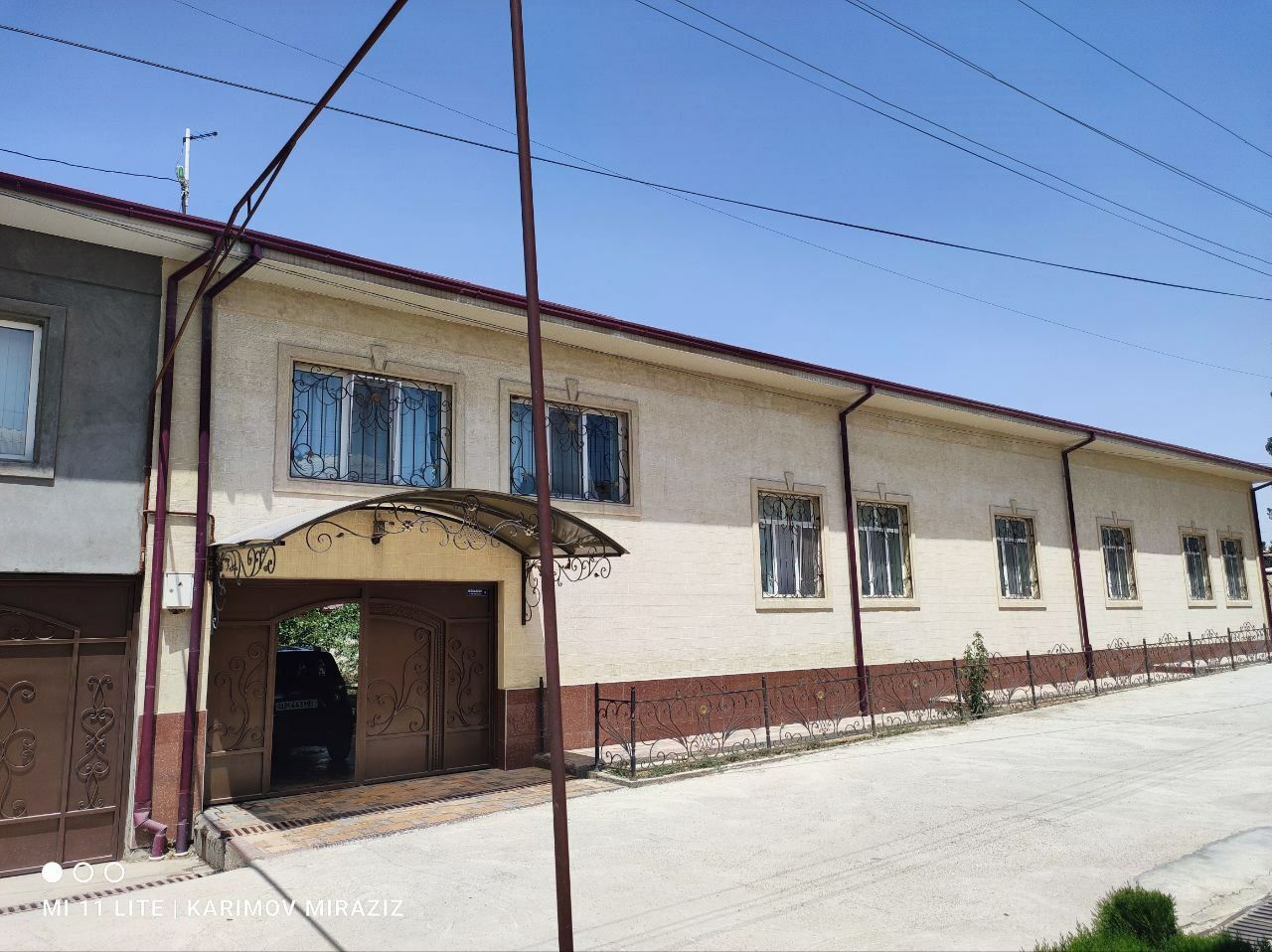 Nazarbeda Xarakat Masjid kocha 3.5 sotux 6 ta xona 2 ta padvol bor